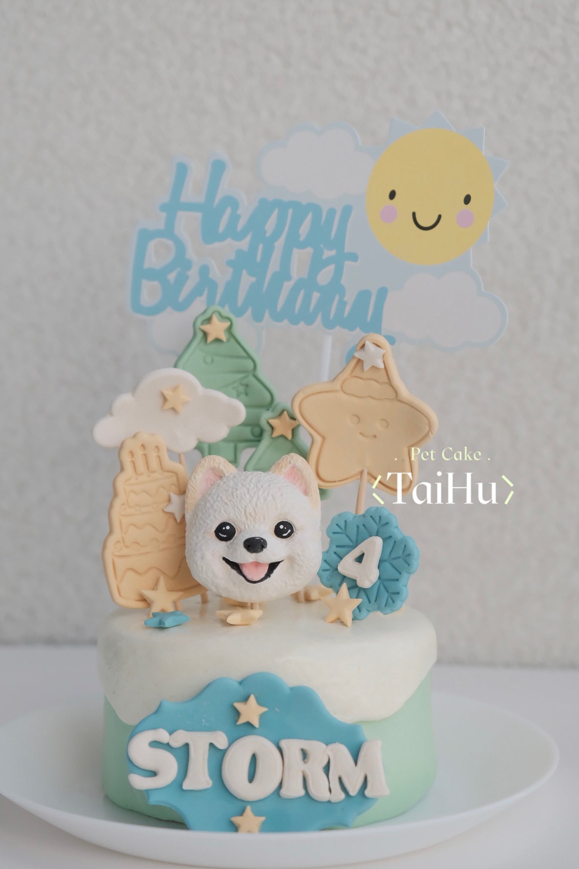 09. Cake w/ Custom Plaster Head