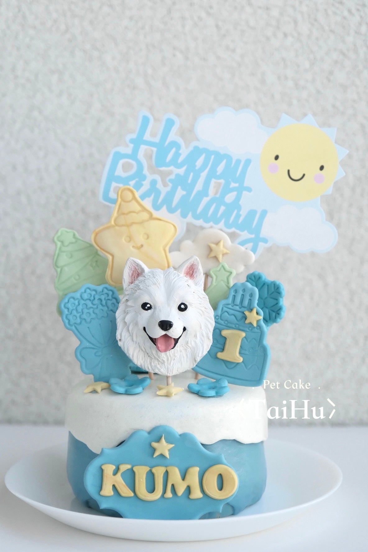 09. Cake w/ Custom Plaster Head