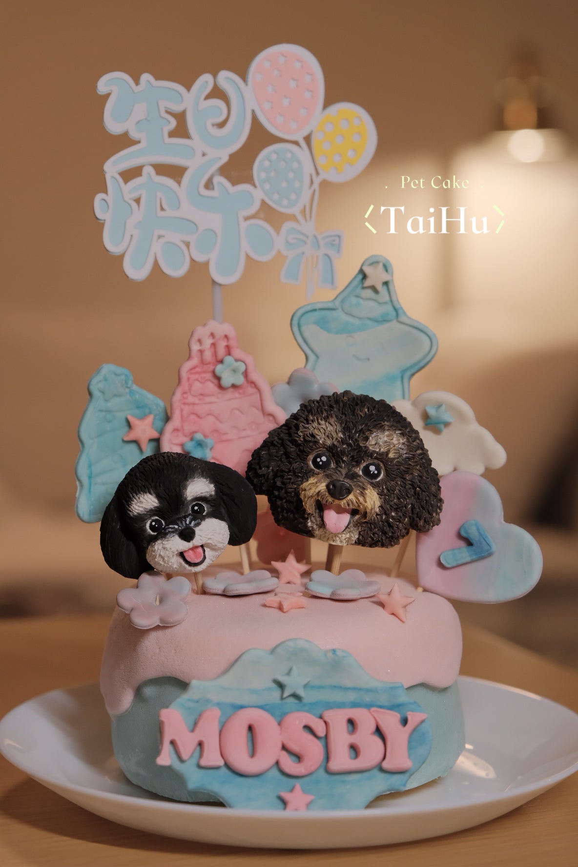 09. Cake w/ Custom Plaster Head